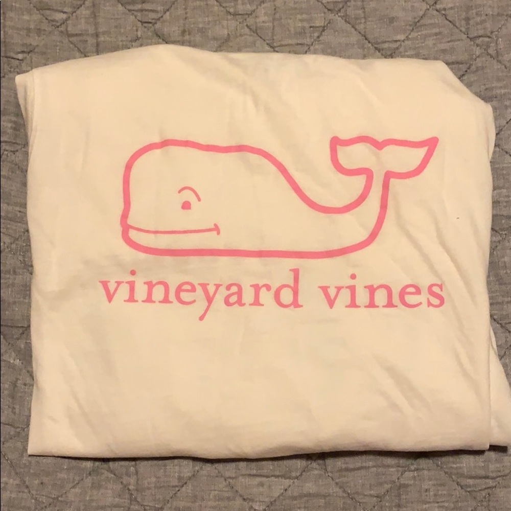 Vineyard vines pullout tshirt